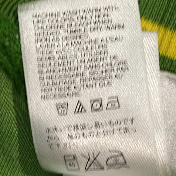 The north face woman’s zippered jacket, size medium - Picture 6 of 9